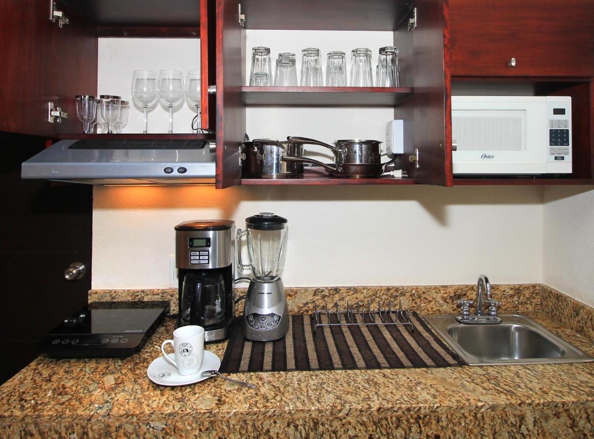 Papagayo Hotel Boutique Playa del Carmen Dış mekan fotoğraf A kitchen with granite countertops