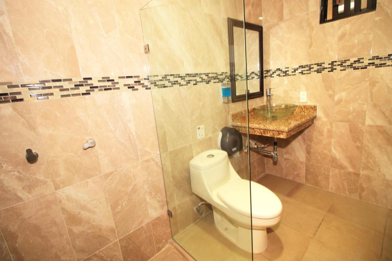 Papagayo Hotel Boutique Playa del Carmen Dış mekan fotoğraf Bathroom